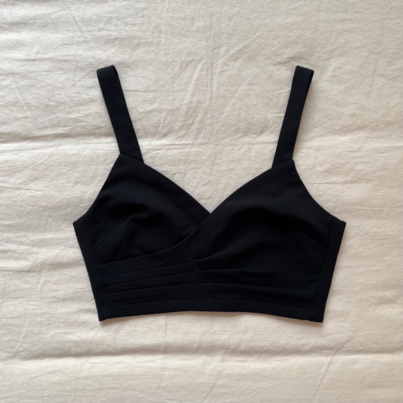 Aritzia Babaton⎜LINCOLN BRA TOP⎜BLACK - Picture 15 of 15